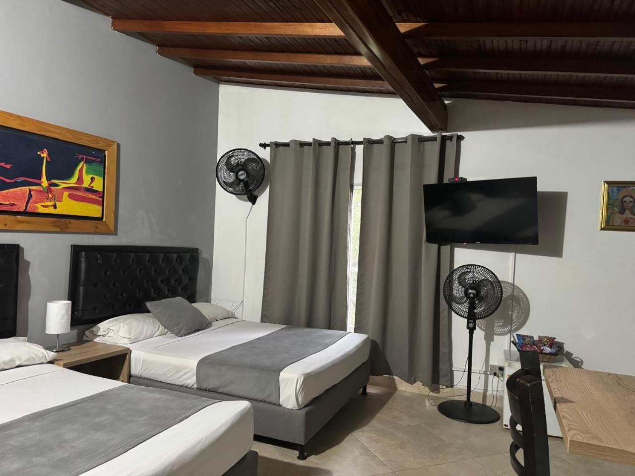 Hotel Gemas San Joaquin 1 3*
