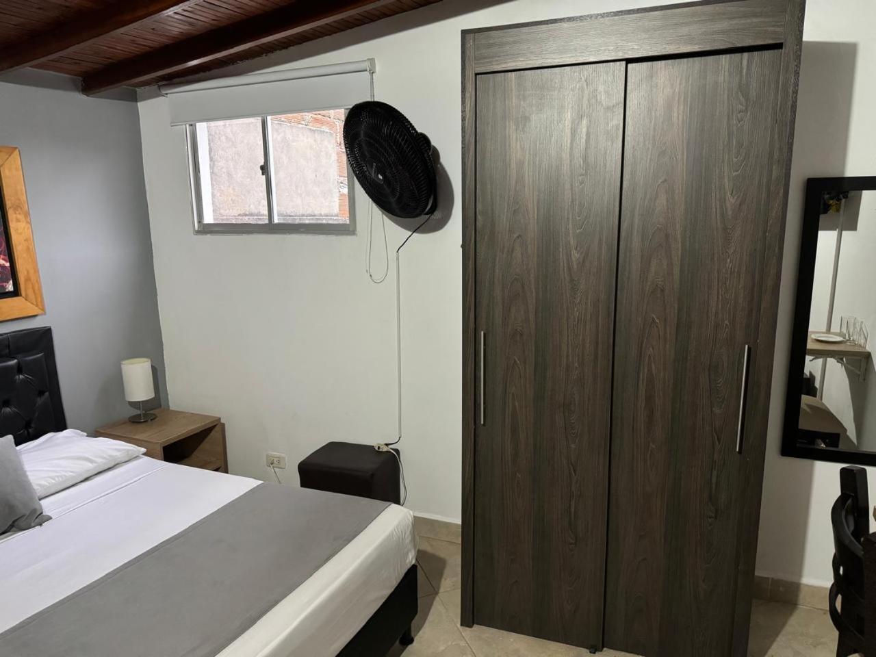 Gemas San Joaquin 1 3* Medellín