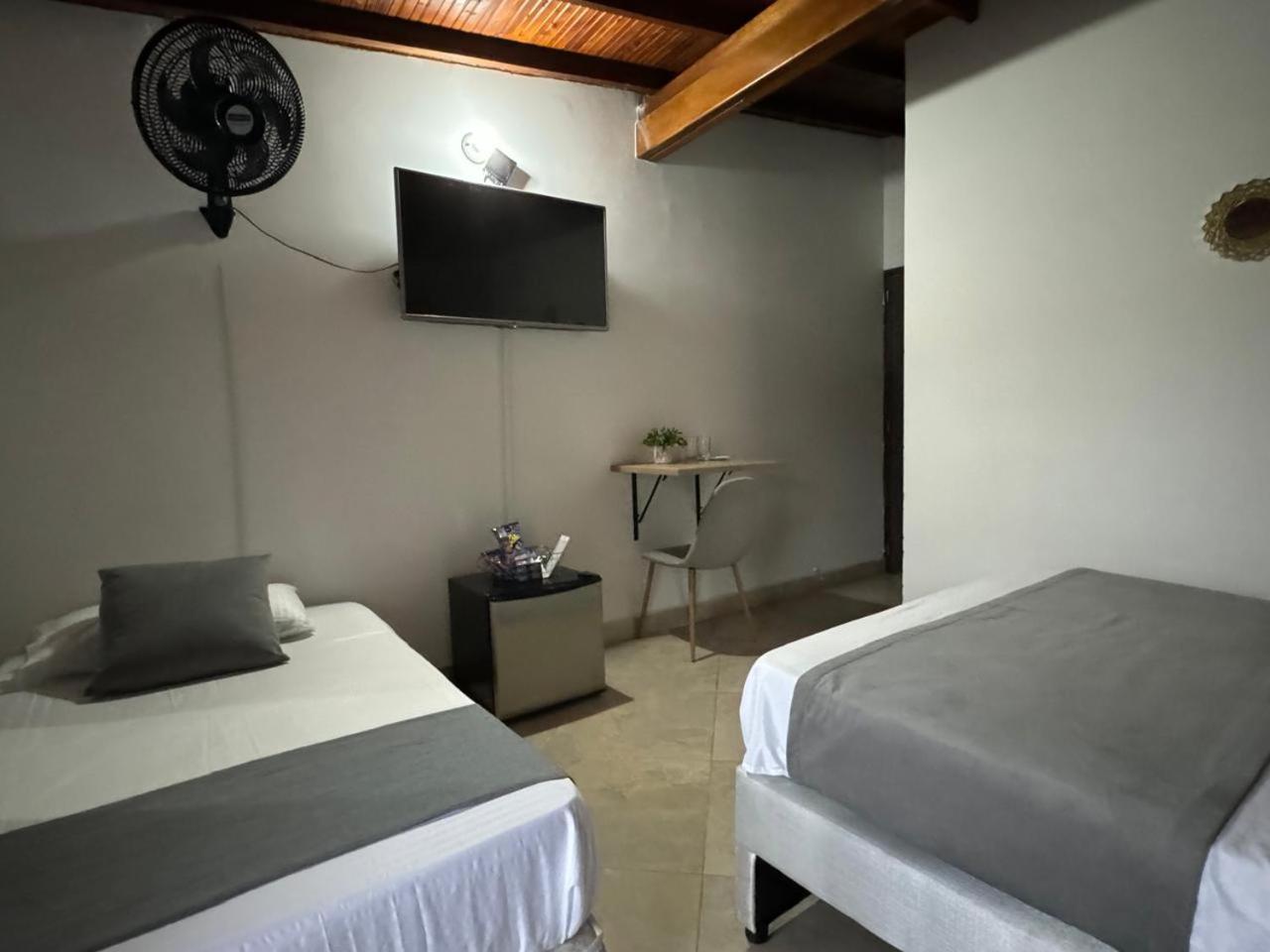 Gemas San Joaquin 1 3* Medellín