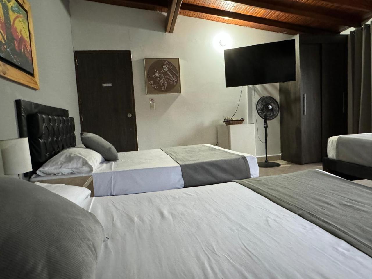 Gemas San Joaquin 1 Hotel