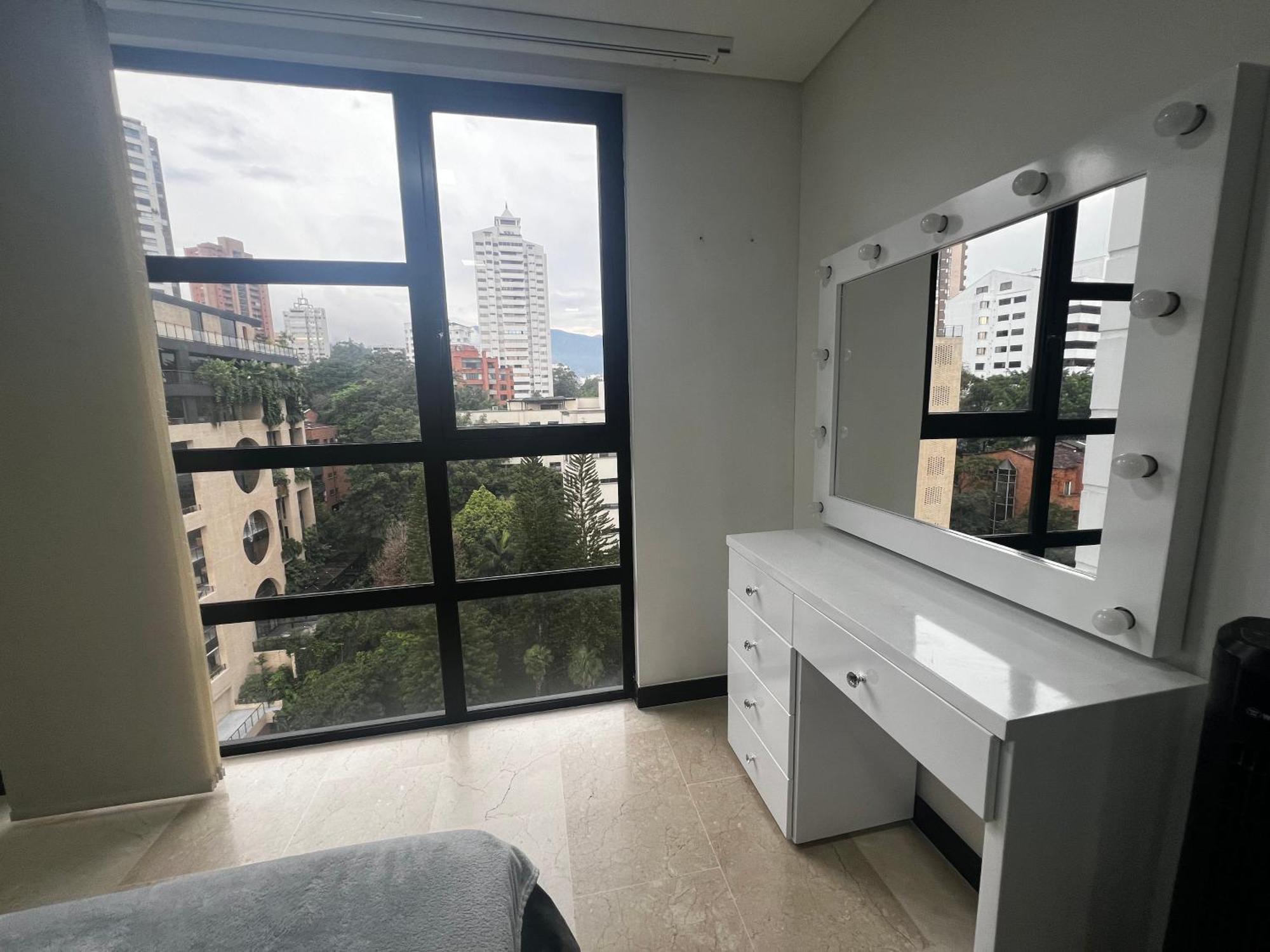 Modern Units Poblado With Stunning View *