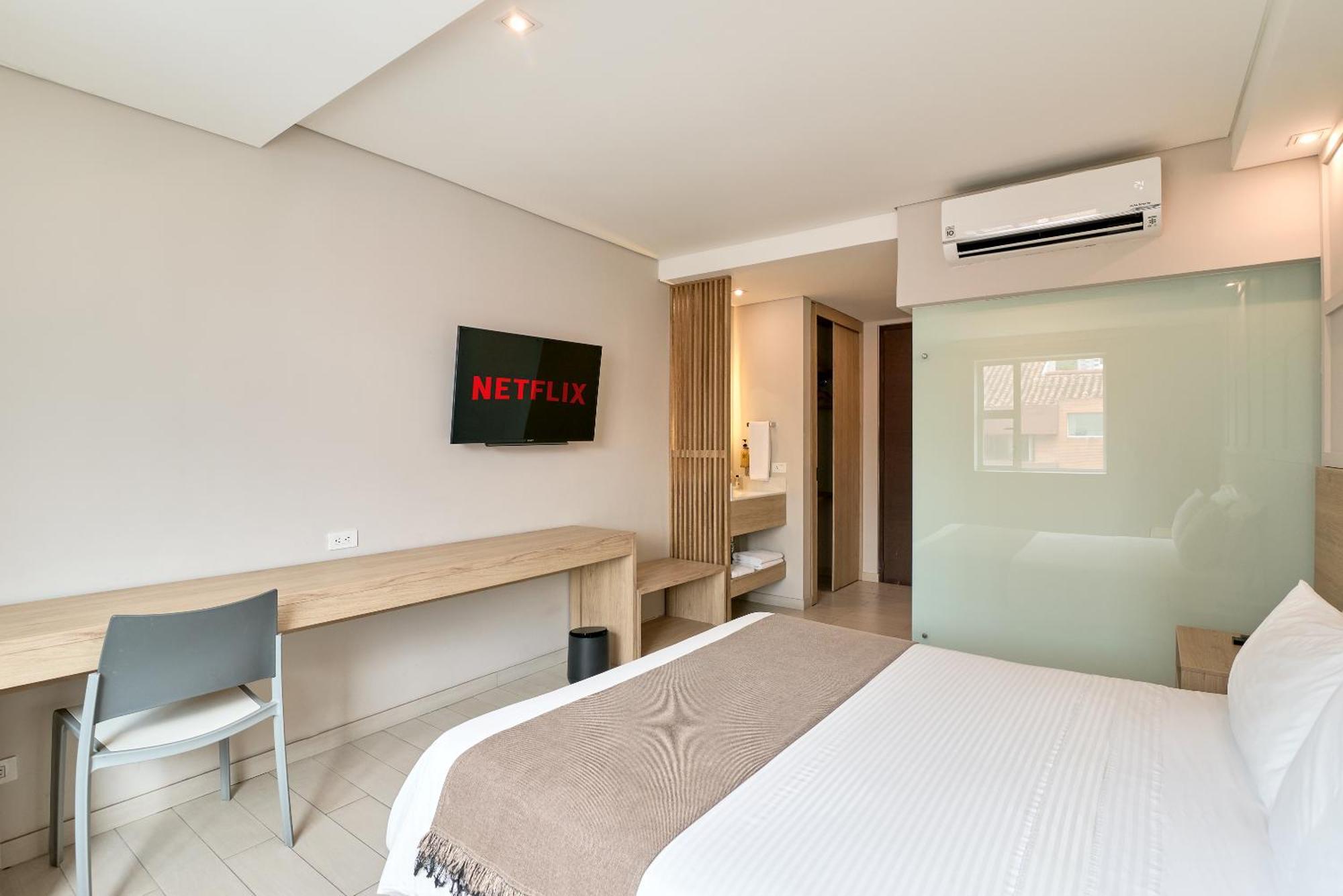 Dix 4* Medellín