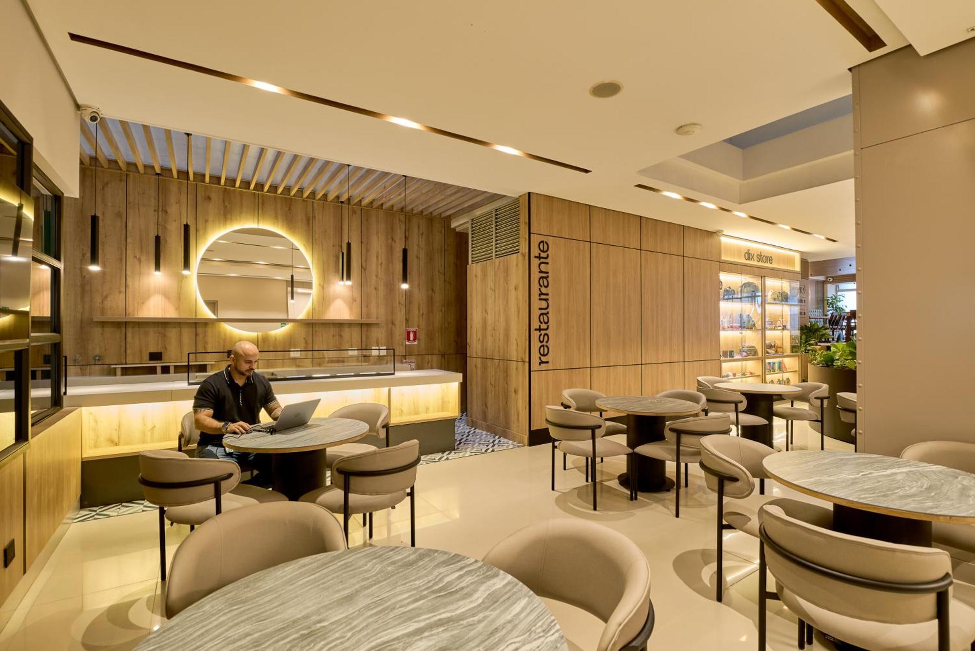 Hotel Dix 4*
