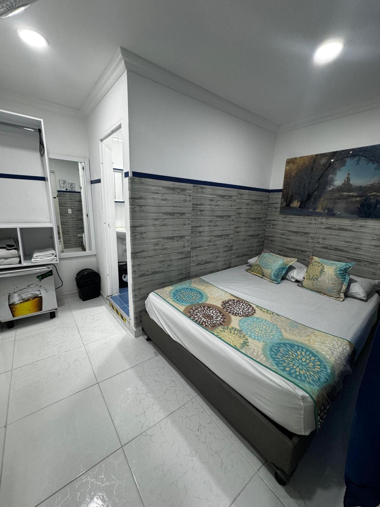 Hotel Casa Manco Mora 2*