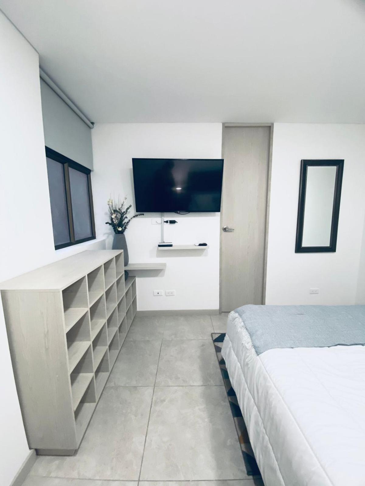 Parque Provenza And Lleras Minutes Away Apartamento *