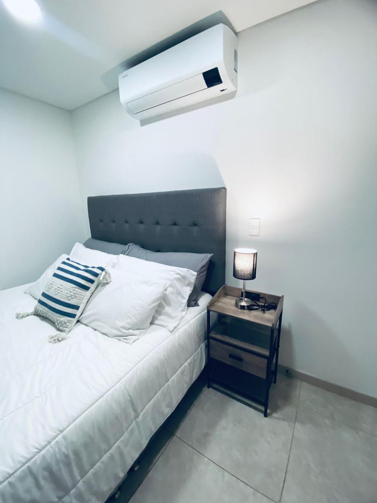 Apartamento Parque Provenza And Lleras Minutes Away