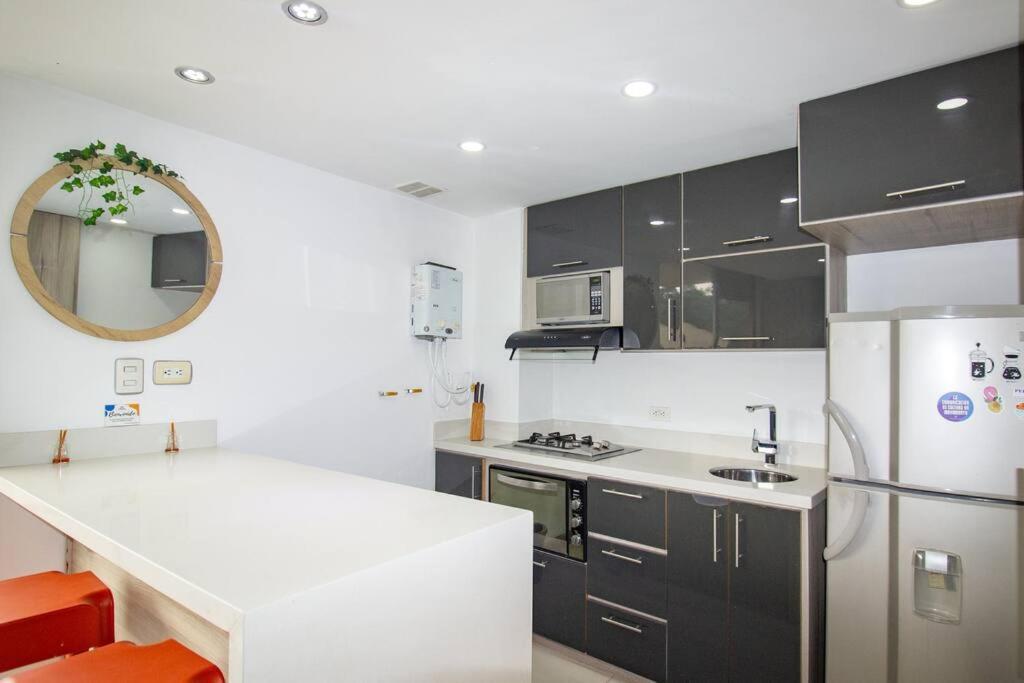 Con Balcon Y Parqueadero 810 Apartamento