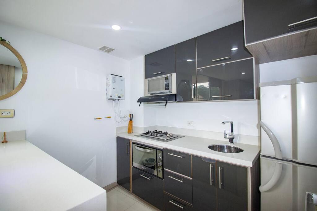 Con Balcon Y Parqueadero 810 Apartamento