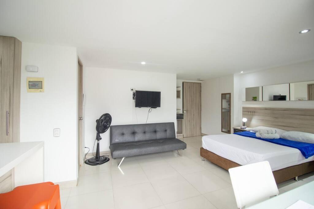 Apartamento Con Balcon Y Parqueadero 810
