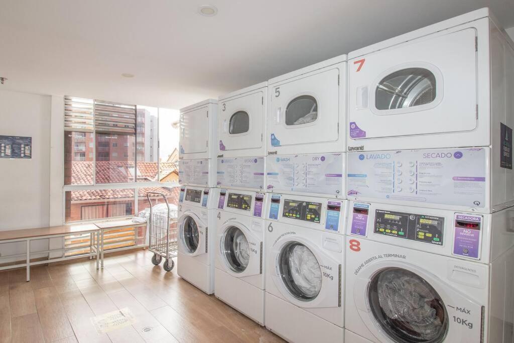 Apartamento Con Balcon Y Parqueadero 810 Medellín