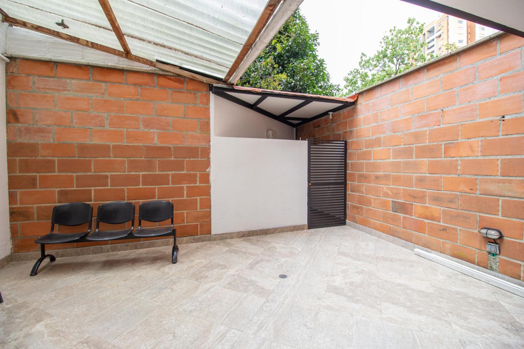 Apartamento Amplio Con Terraza Y Parking 102 *