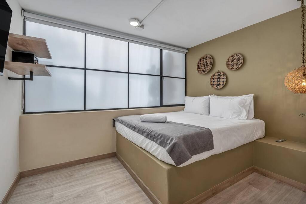 Nowa Provenza 3-story With Pool & Rooftop