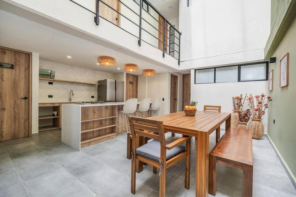 Villa Nowa Provenza 3-story With Pool & Rooftop Medellín