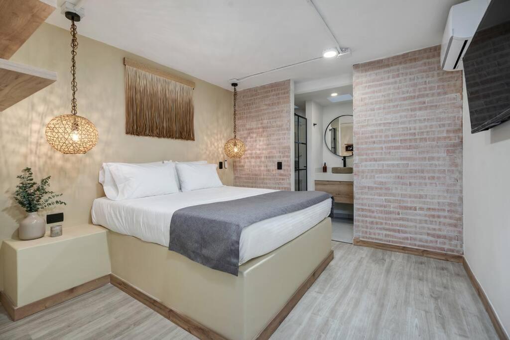 Nowa Provenza 3-story With Pool & Rooftop Villa Medellín