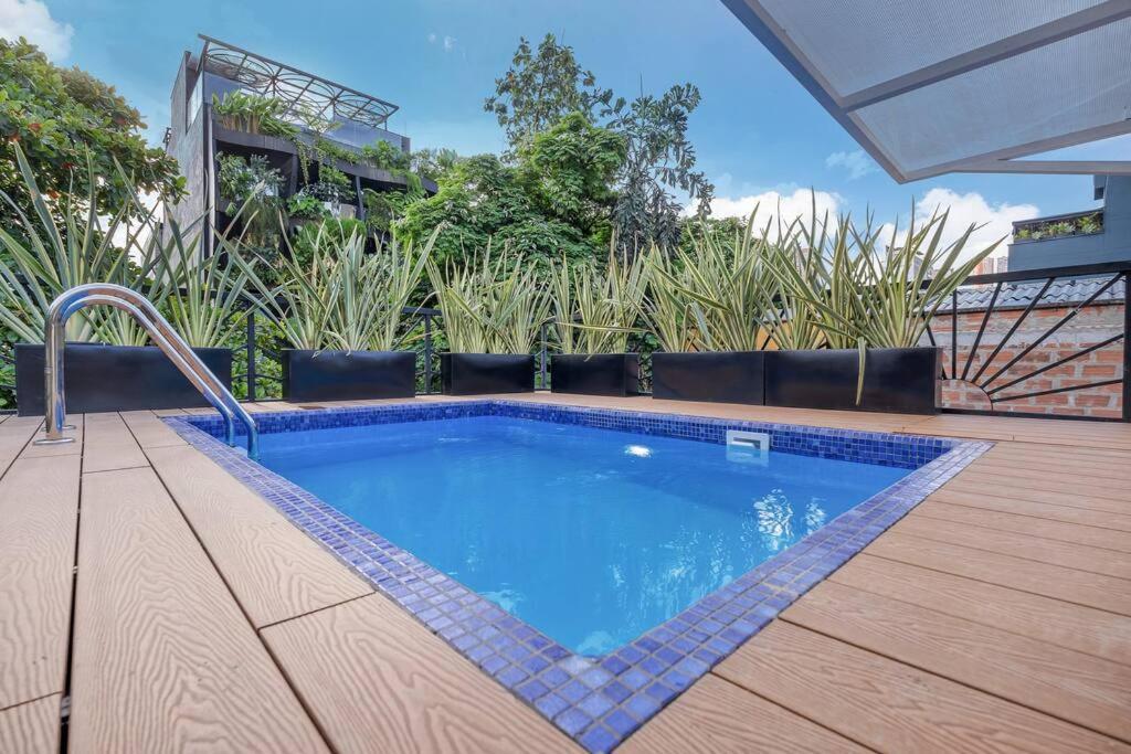 Nowa Provenza 3-story With Pool & Rooftop Villa *