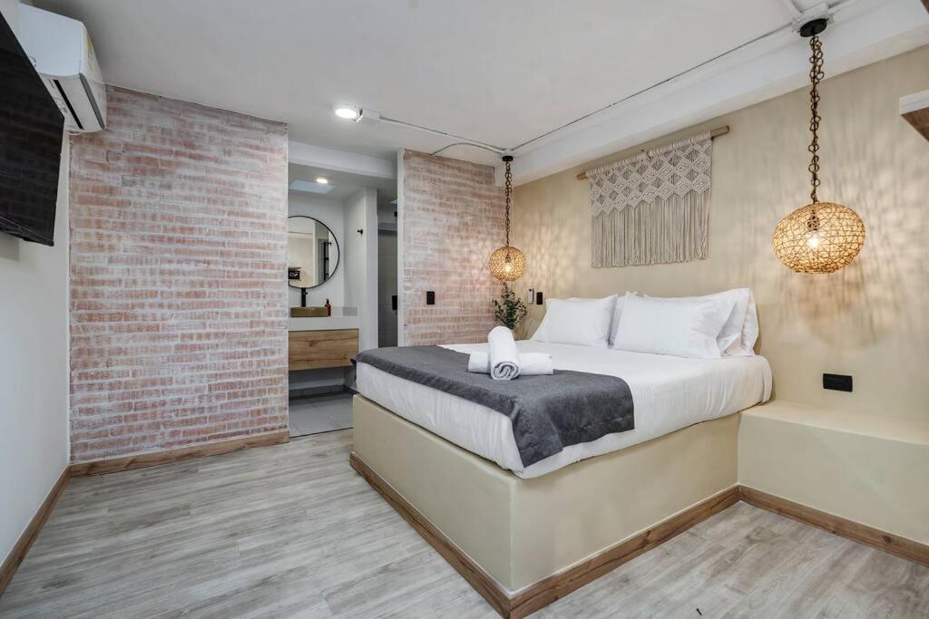 Nowa Provenza 3-story With Pool & Rooftop *