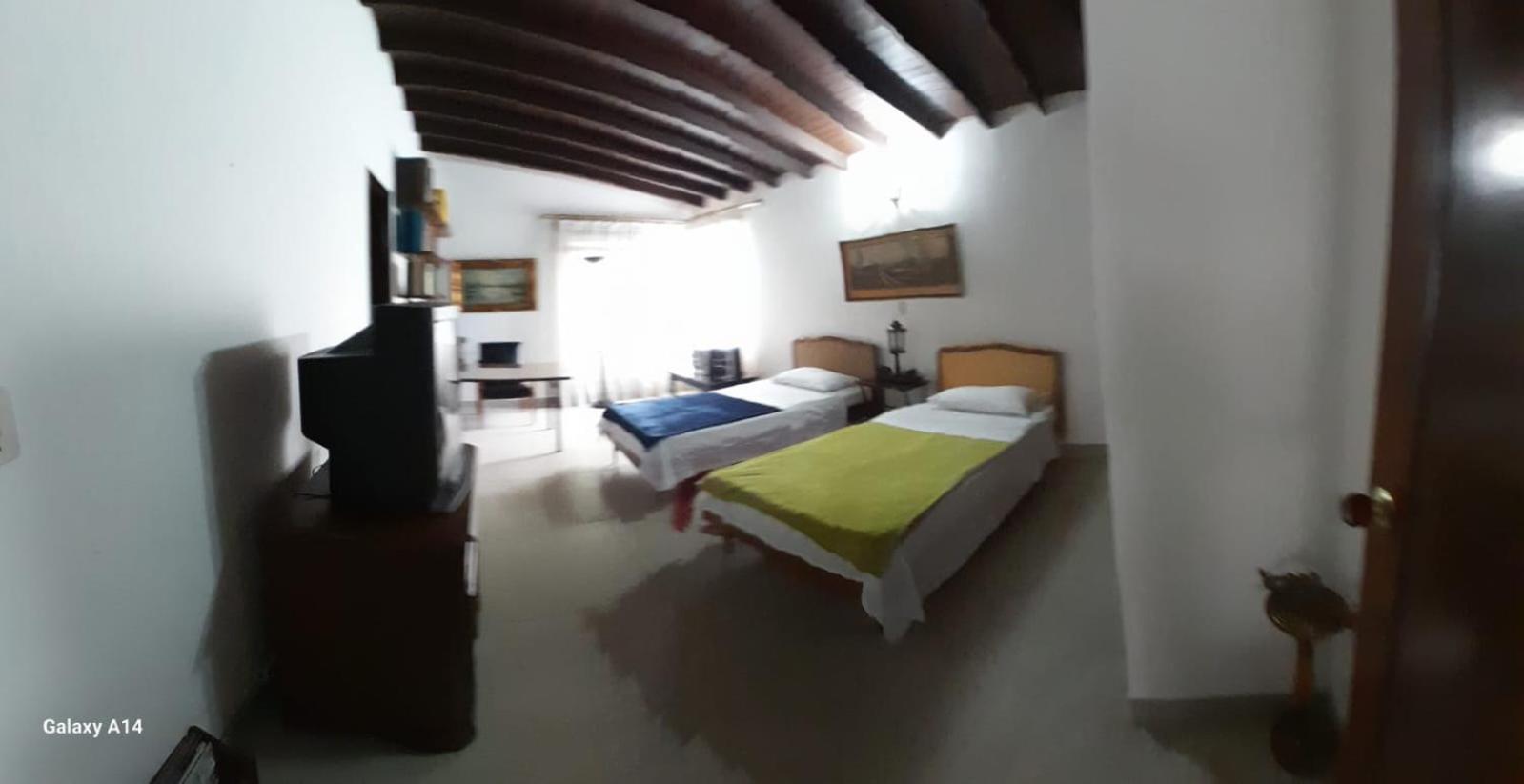 3 En Casa Retro Pensión Medellín