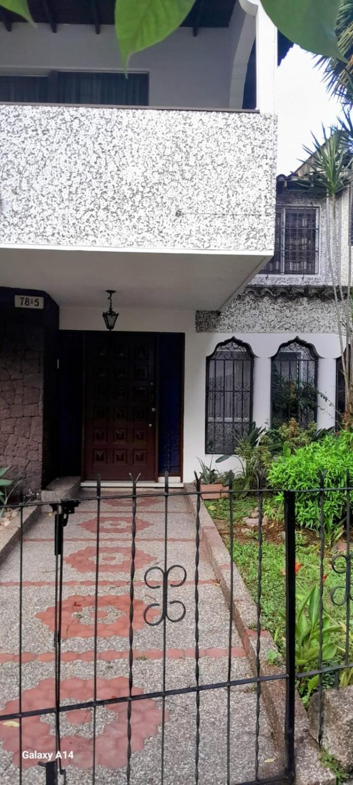3 En Casa Retro Pensión Medellín