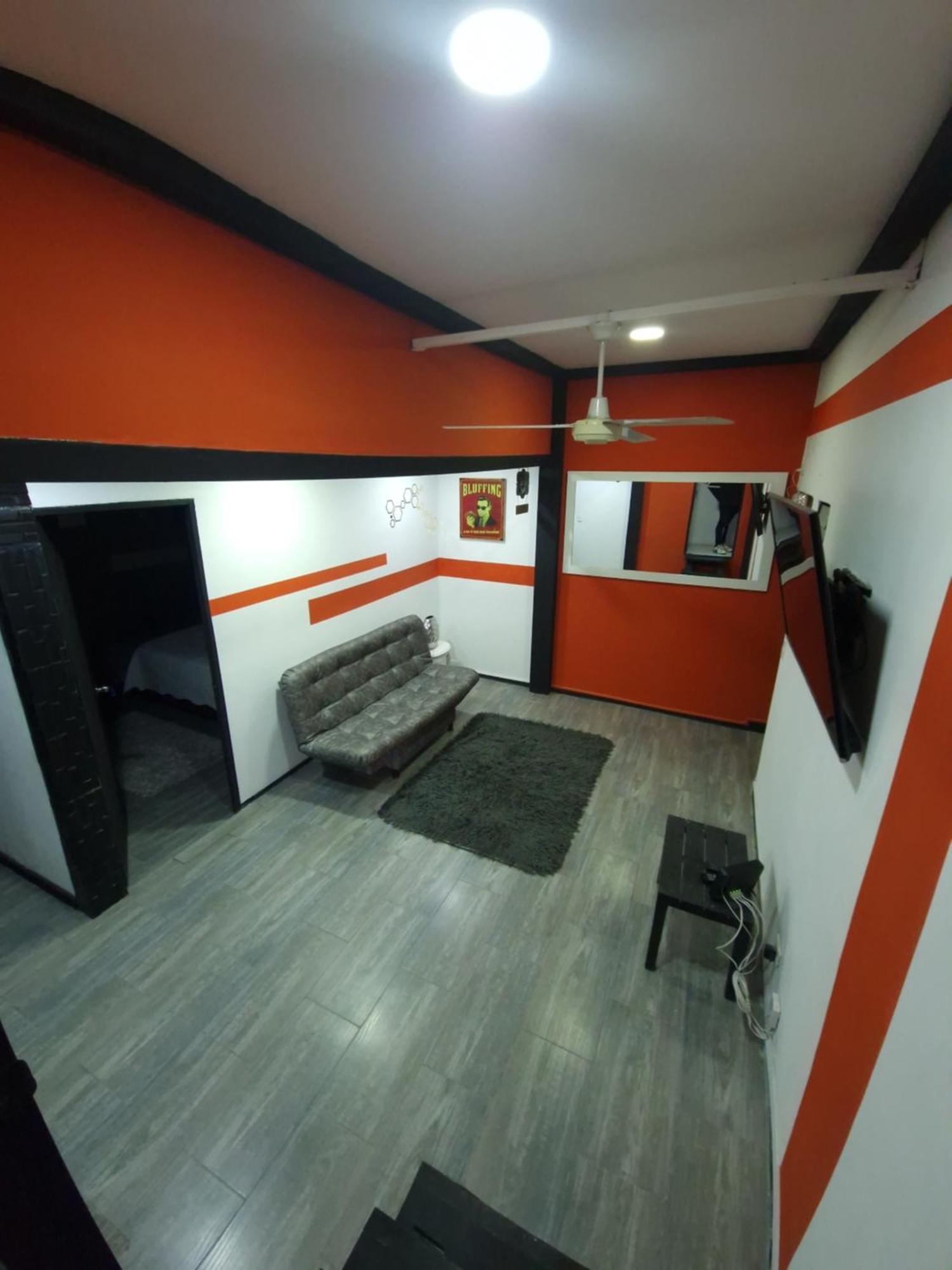 Urban 10 Bdrm Private With Rooftop Pool & Jacuzzi *
