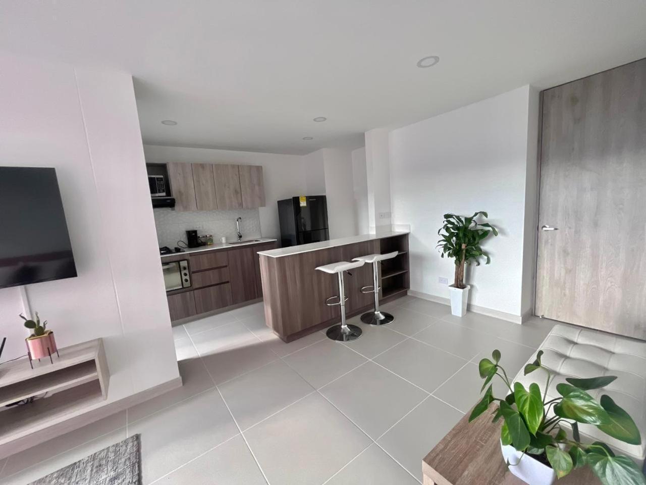 Apartamento Hermoso Apto En Poblado Con Piscina Medellín
