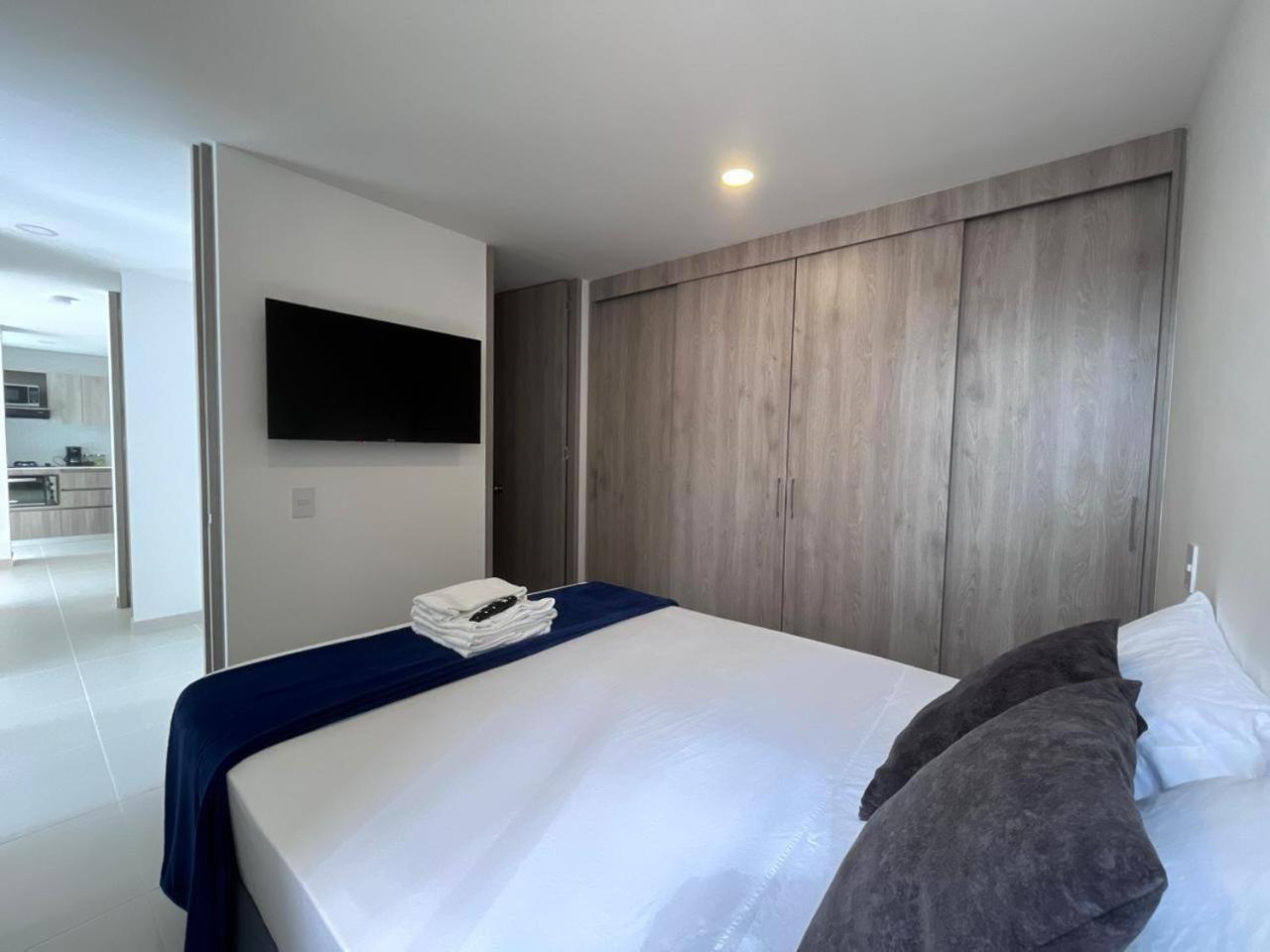 Hermoso Apto En Poblado Con Piscina Apartamento *