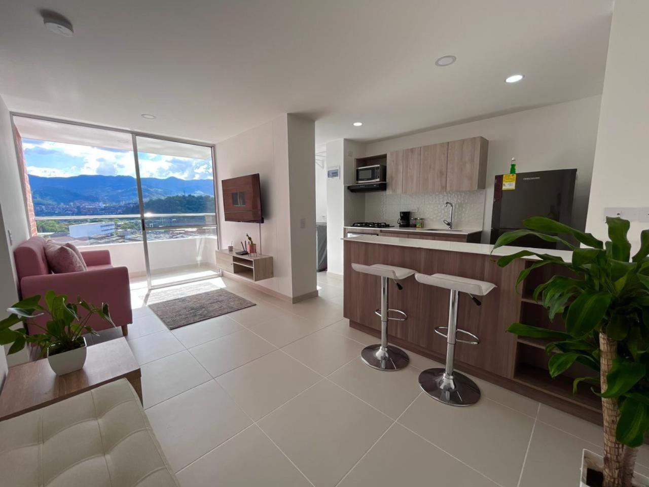 Hermoso Apto En Poblado Con Piscina Apartamento *