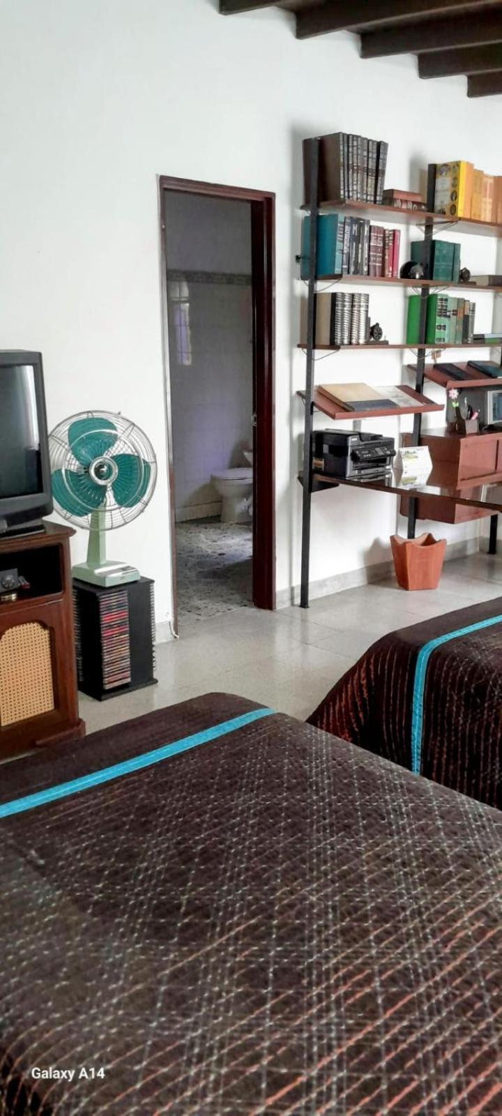 3 En Casa Retro * Medellín
