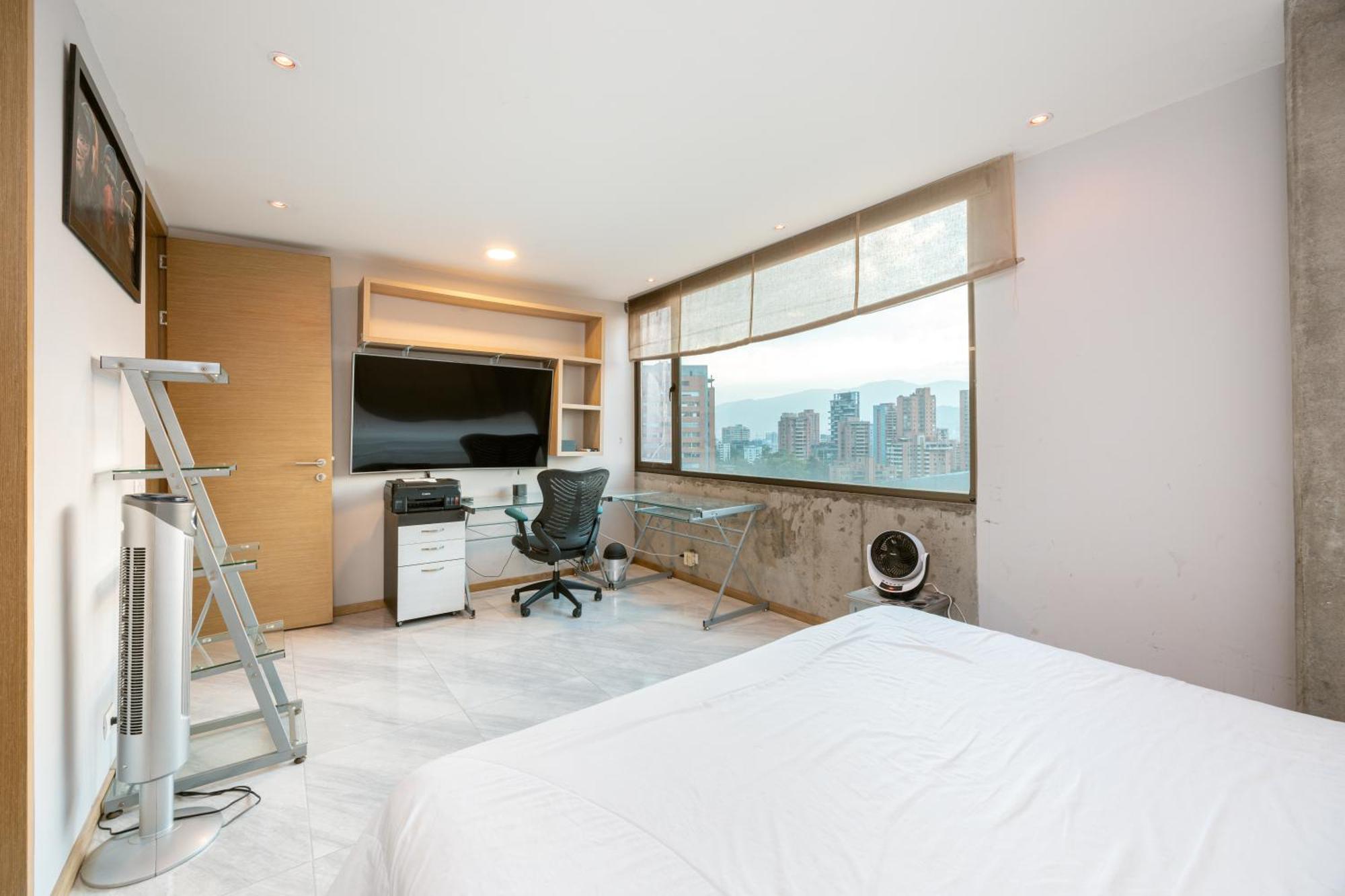 Penthouses Each With Private Sky Bar & Jacuzzi In Medellín