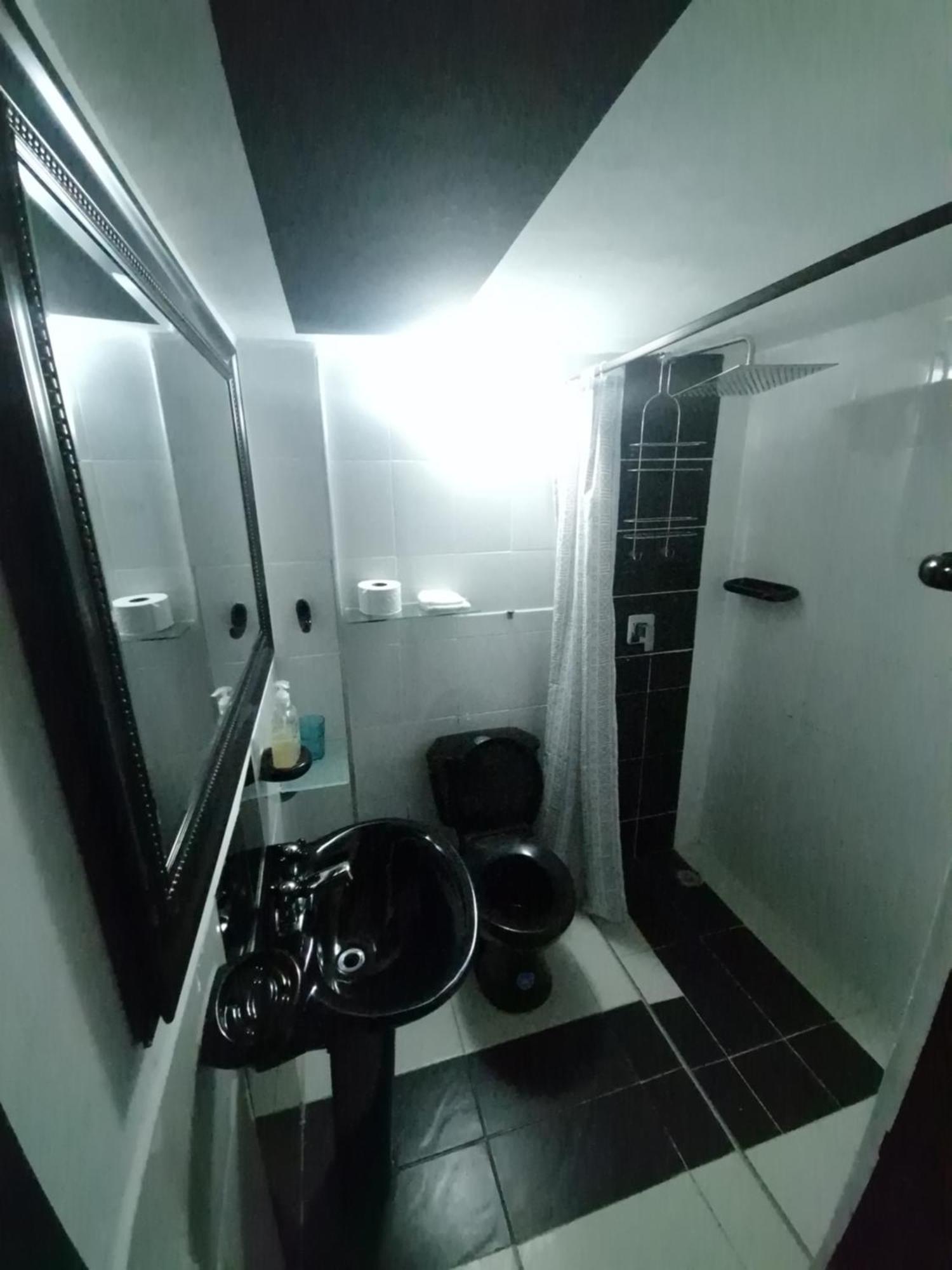 11 Bedroom-2 Floors Jacuzzi & Rooftop Pool At Poblado Apartamento Medellín