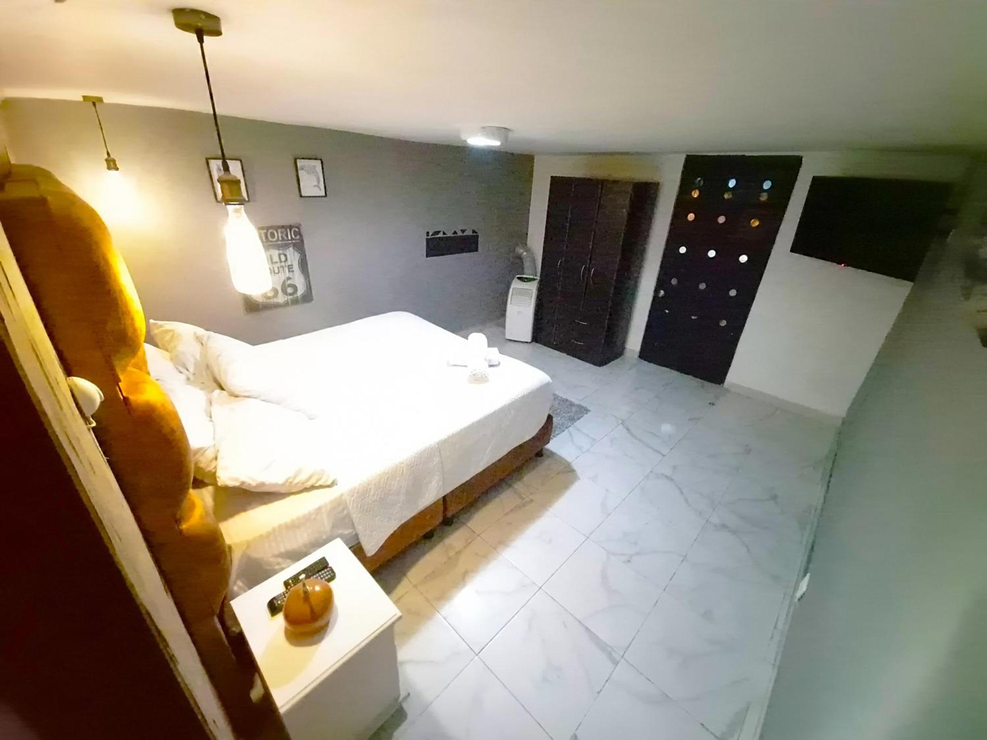 11 Bedroom-2 Floors Jacuzzi & Rooftop Pool At Poblado Apartamento *