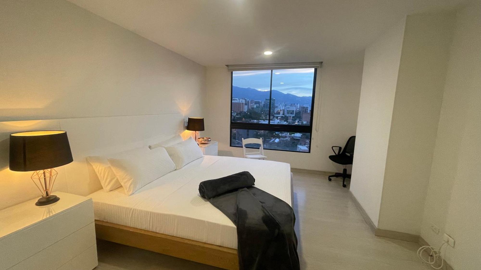 Minimalist Design With Amazing View In Poblado Apartamento Medellín