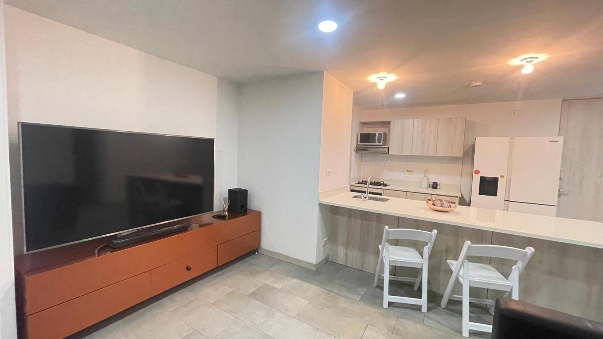 Apartamento Minimalist Design With Amazing View In Poblado