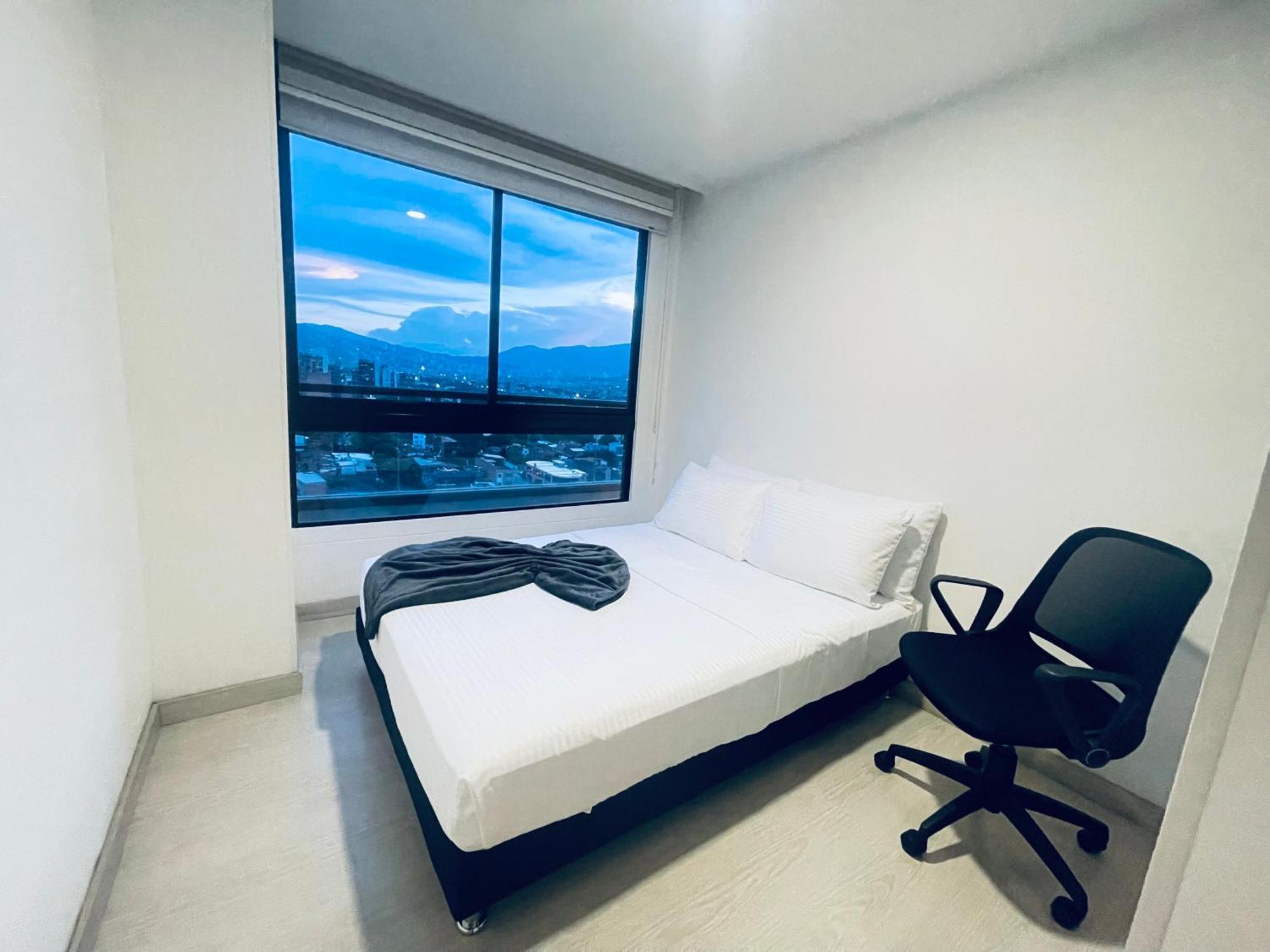 Minimalist Design With Amazing View In Poblado *