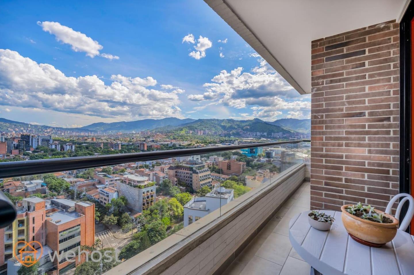 Lovely 2 Bedrooms In Poblado View Apartamento