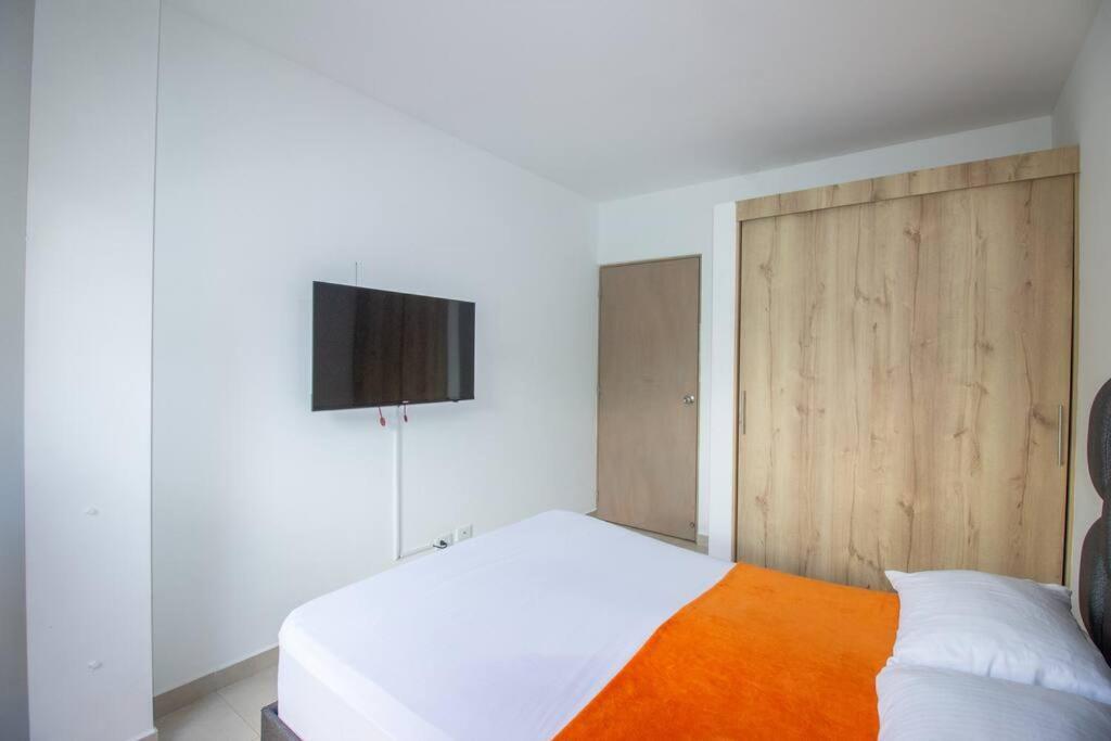 Apartamento A 3 Cuadras Del Estadio Atanasio Girardot 402