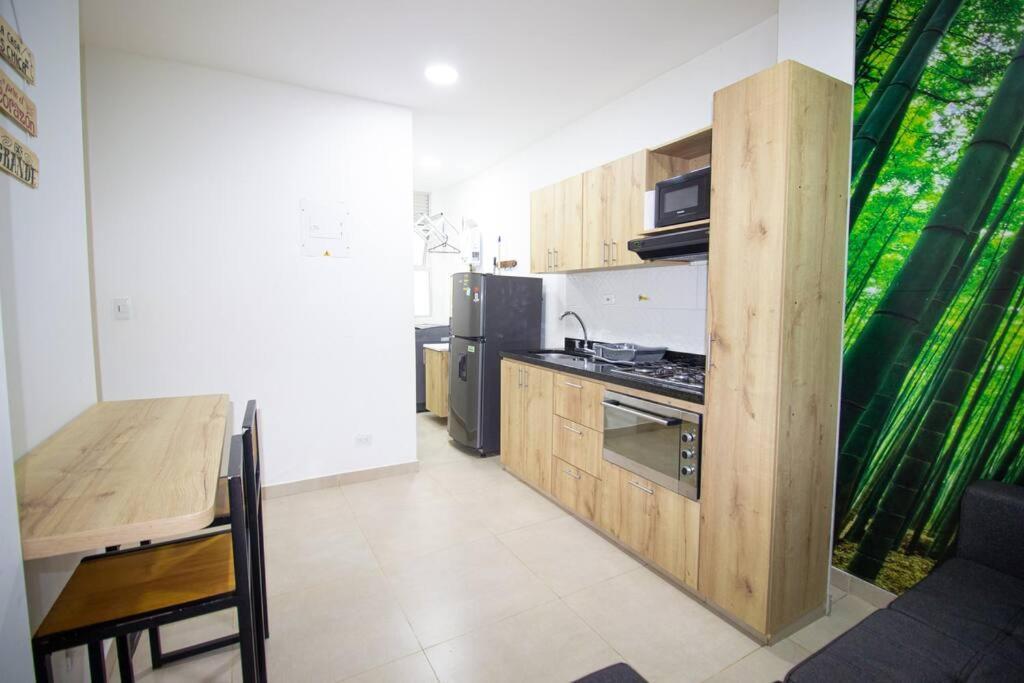 Apartamento A 3 Cuadras Del Estadio Atanasio Girardot 402