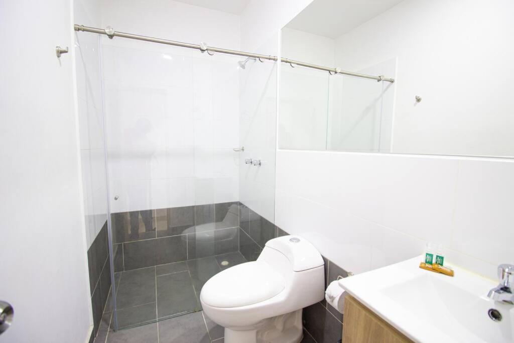 Apartamento 2 Bedroom Barrio Estadio, Cerca Al Metro, Parqueadero 303 *