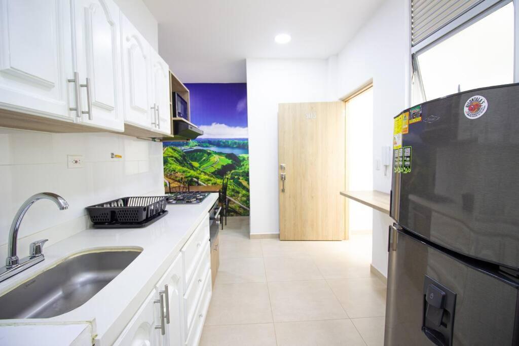 Apartamento 2 Bedroom Barrio Estadio, Cerca Al Metro, Parqueadero 303