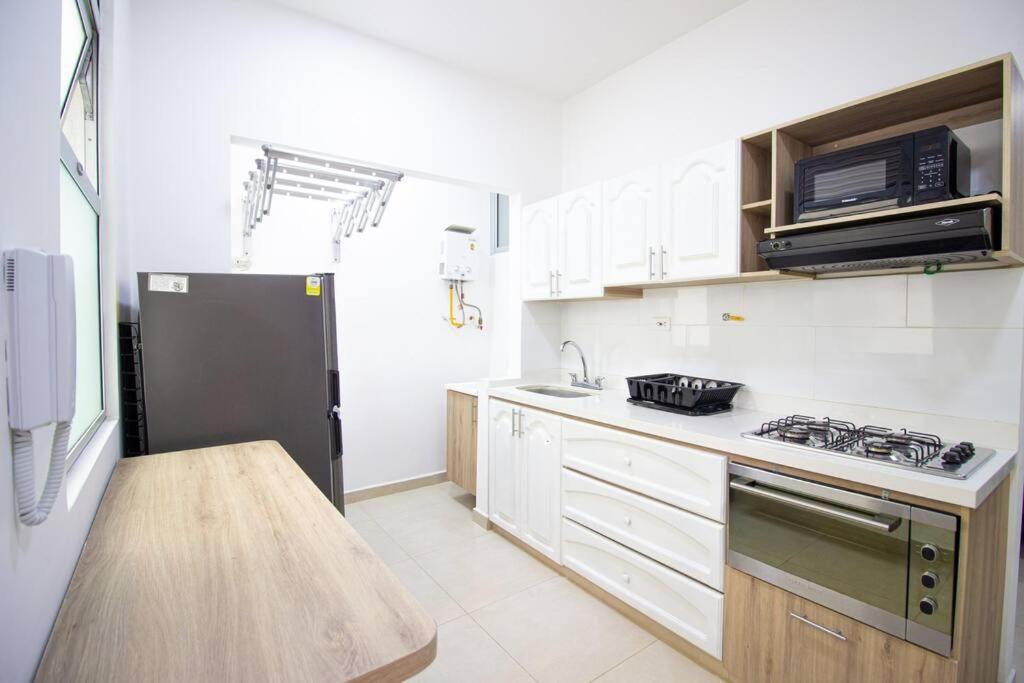Apartamento 2 Bedroom Barrio Estadio, Cerca Al Metro, Parqueadero 303 Medellín