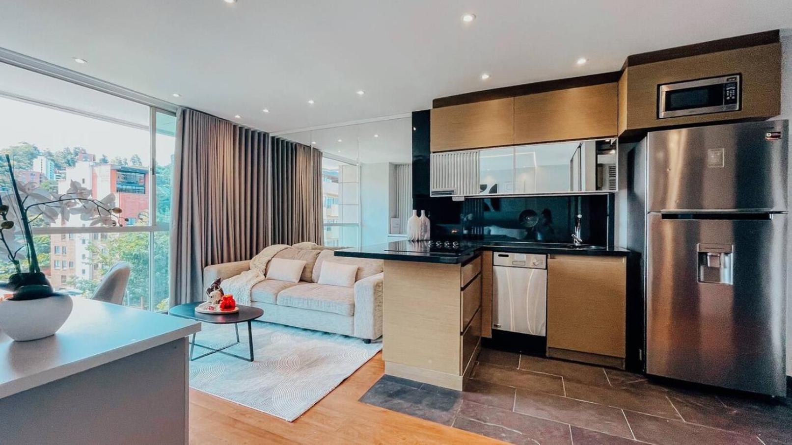 Amazing Luxury 1 Bedroom Gym & Pool Provenza 704 *