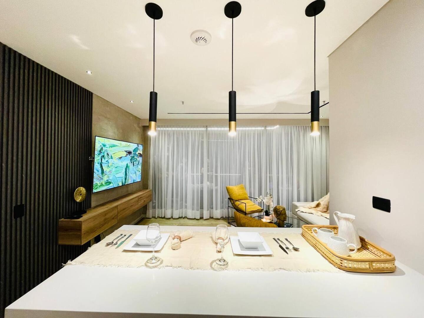 17th Floor 2 Bedrooms Ac Pool & Gym 1704