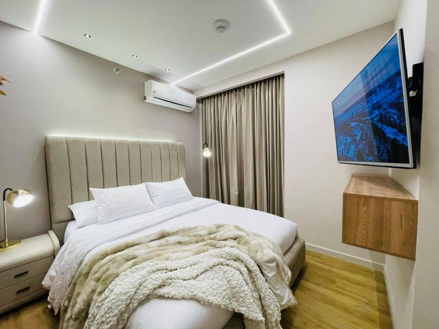 17th Floor 2 Bedrooms Ac Pool & Gym 1704 *