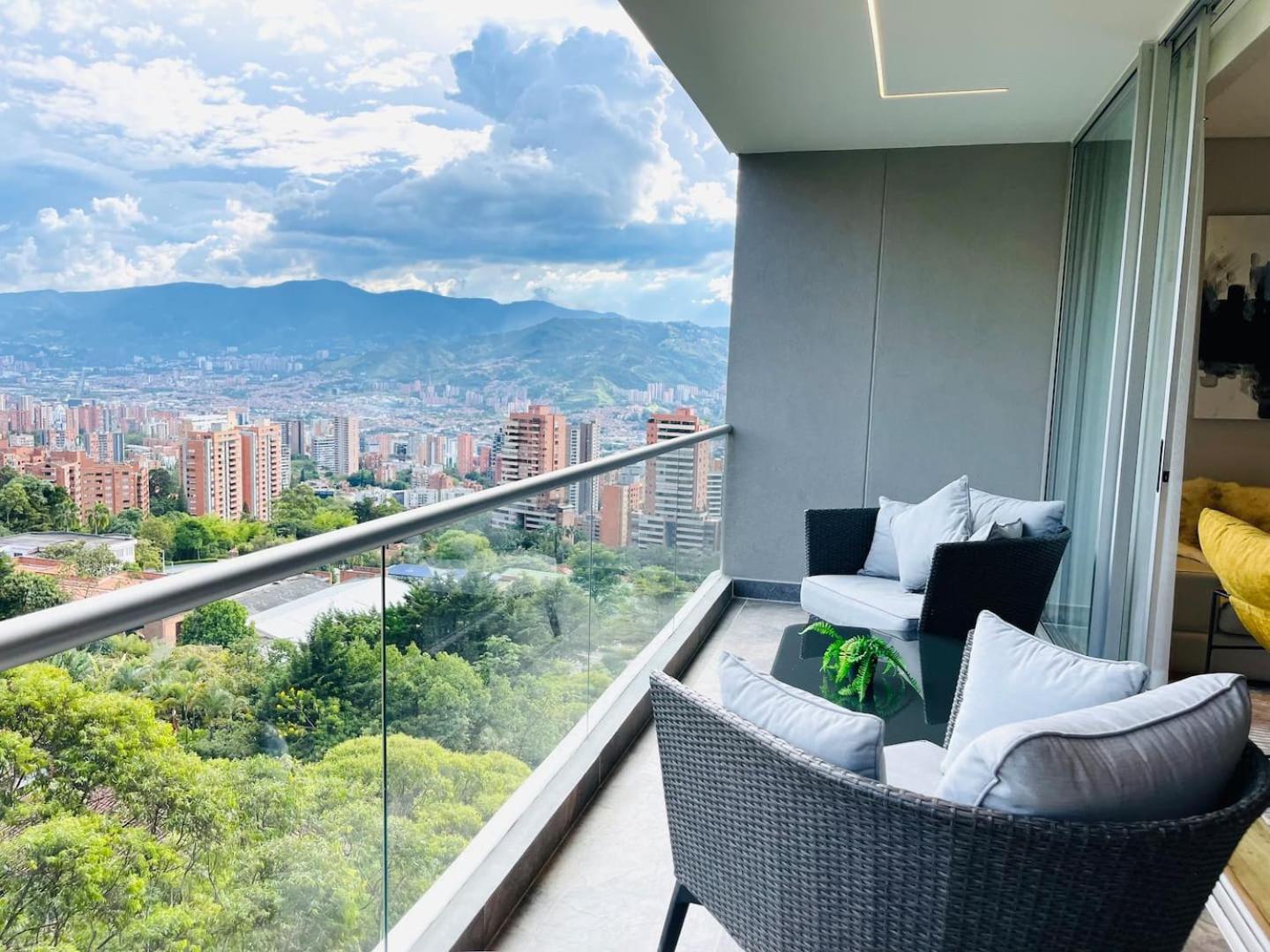 17th Floor 2 Bedrooms Ac Pool & Gym 1704 *