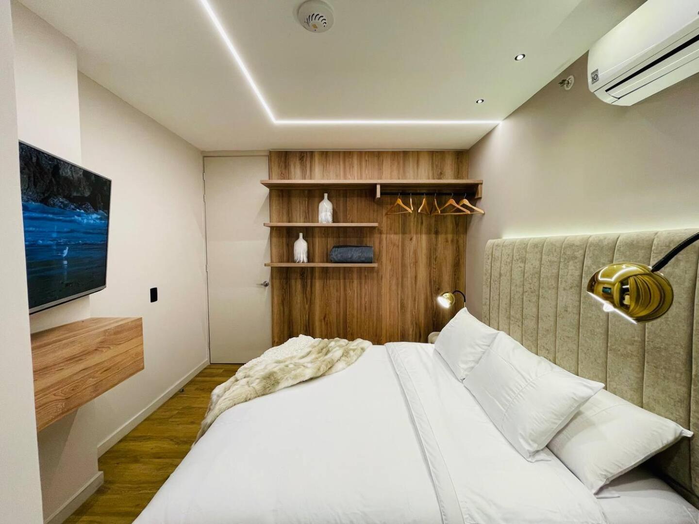 17th Floor 2 Bedrooms Ac Pool & Gym 1704 Medellín