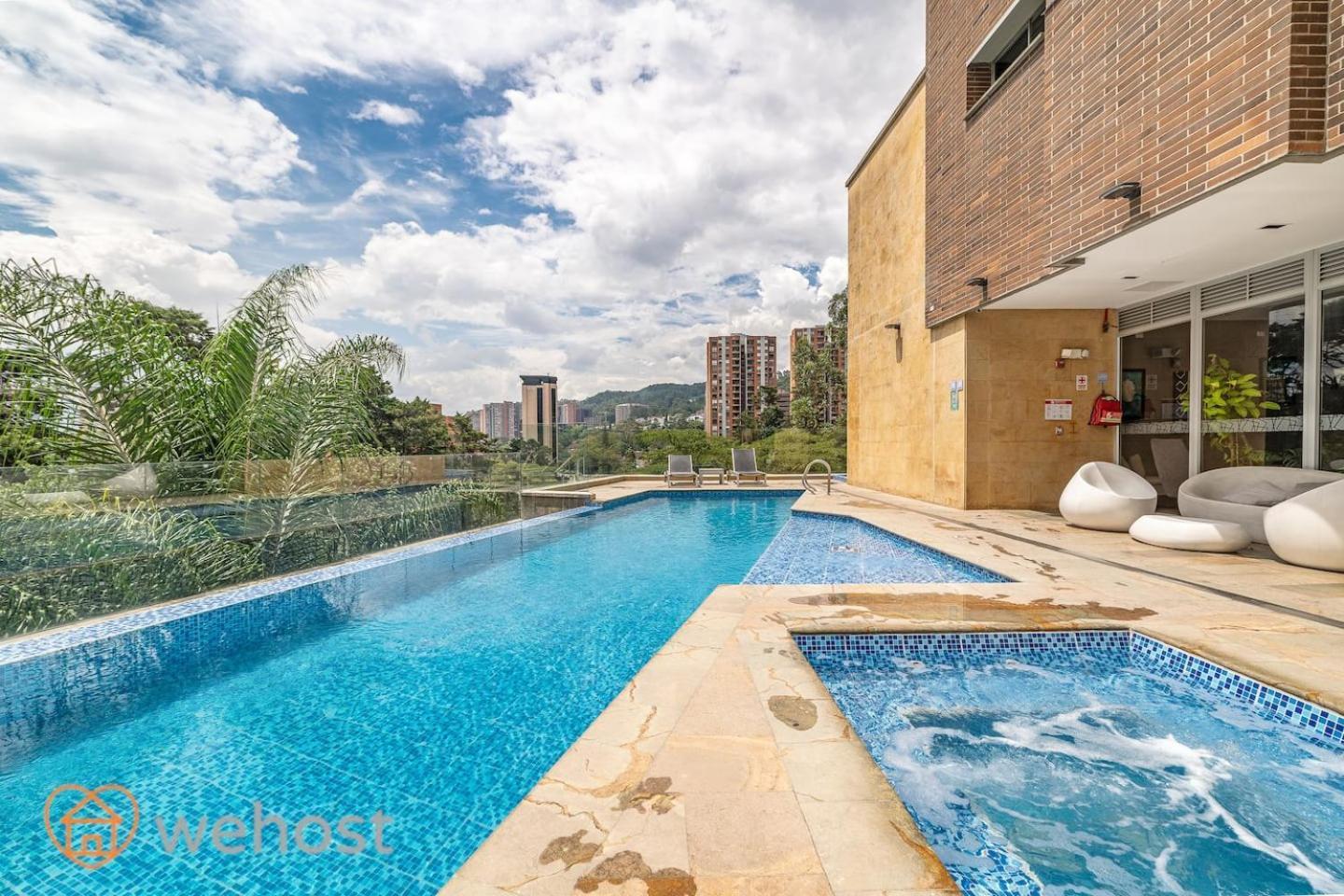 17th Floor 2 Bedrooms Ac Pool & Gym 1704 *