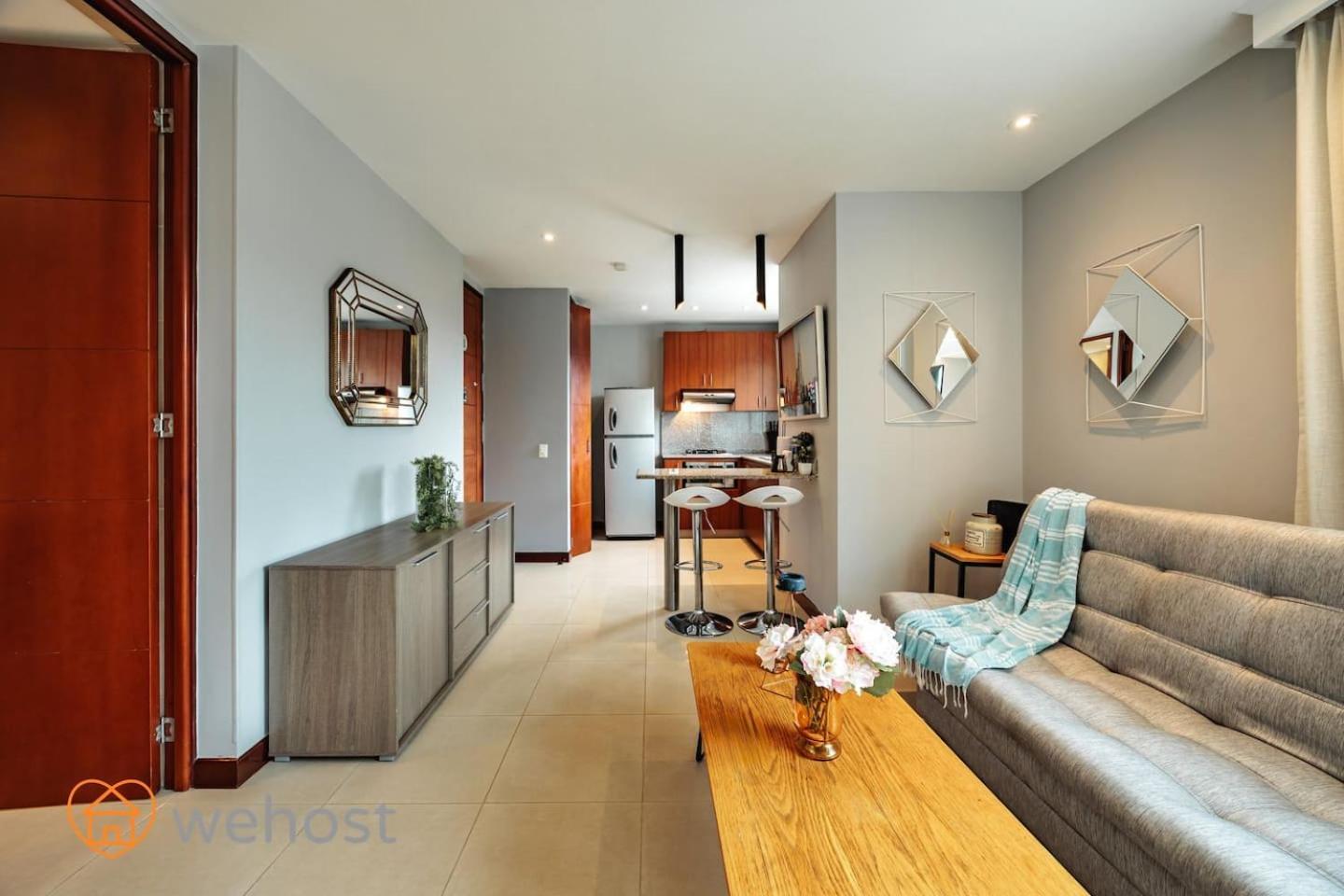 High Floor 1 Bedroom With Pool Gym Provenza 1103 *