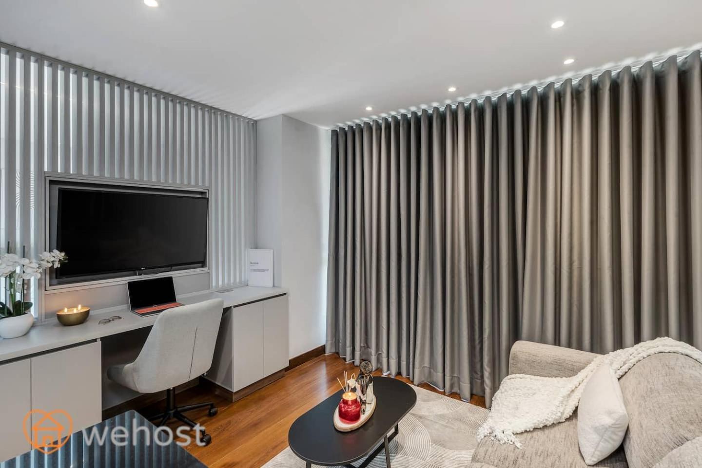 Amazing Luxury 1 Bedroom Gym & Pool Provenza 704 *