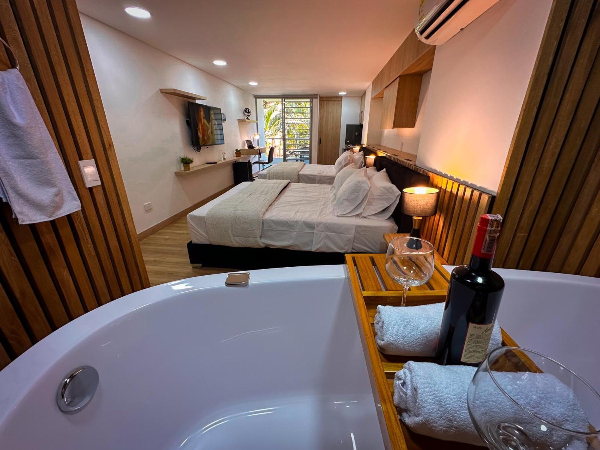 Atalanta 302 - Lujo, Comodidad Y Ubicacion Apartamento Medellín
