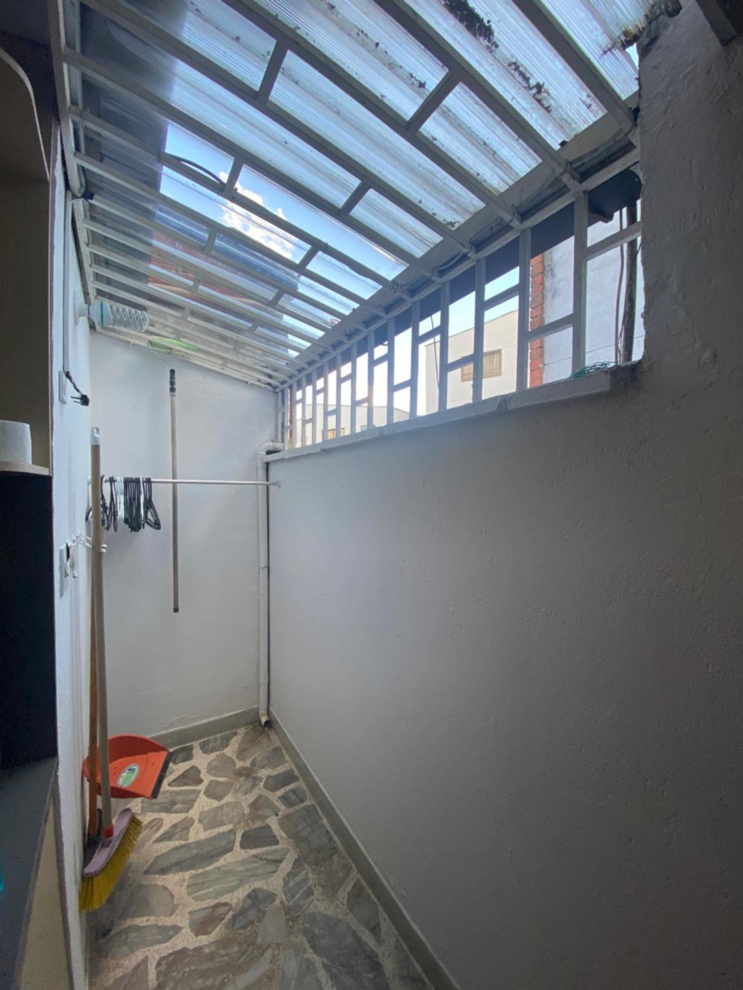 Apartamento D Casa Hogar, Iluminado Y Tranquilo Con Amenidades Nuevas