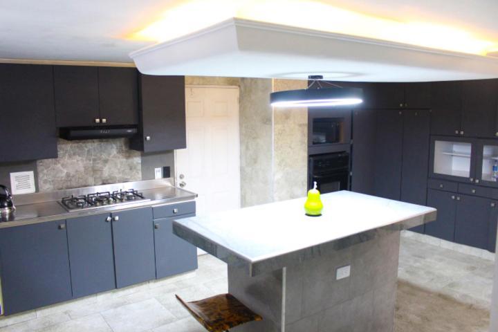 Luxury At Poblado 6 Bdrm Epic Manor Villa *
